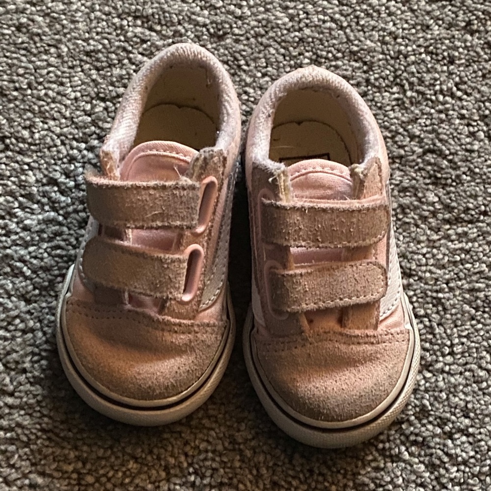 Old School pink toddler vans